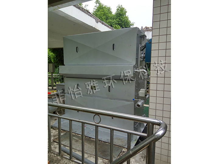 內(nèi)進(jìn)水細(xì)格柵過濾機(jī)